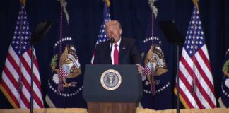 Президент Трамп выступает с обращением к Конгрессу Trump