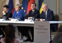 Путин готов встретиться с Зеленским в Москве Zelensky, Merkel, Macron, Putin