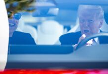 Elon Musk helps President Trump pick his new Tesla
