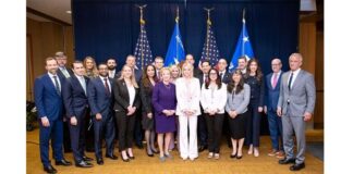 США создали рабочую группу по борьбе с антихристианской дискриминацией Attorney General Pamela Bondi with members of the Eradicating Anti-Christian Bias Task Force at the U.S. Department of Justice