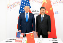 Китай с 10 апреля повысит пошлины на американские товары до 84% Trump with Chinese-President Xi Jinping