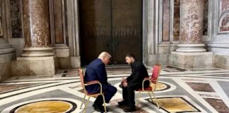 Трамп встретился с Зеленским у тела папы римского Trump and Zelensky