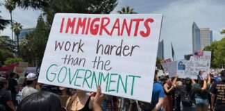 Иммигранты составляют почти треть населения Калифорнии No Kings protest