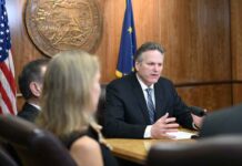 Губернатор Аляски приветствует предстоящую встречу Трампа с Путиным Governor Mike Dunleavy. Juneau, Alaska