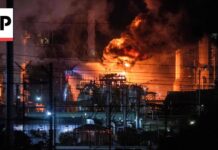 Мощный пожар на нефтеперерабатывающем заводе Chevron в Эль-Сегундо Fire