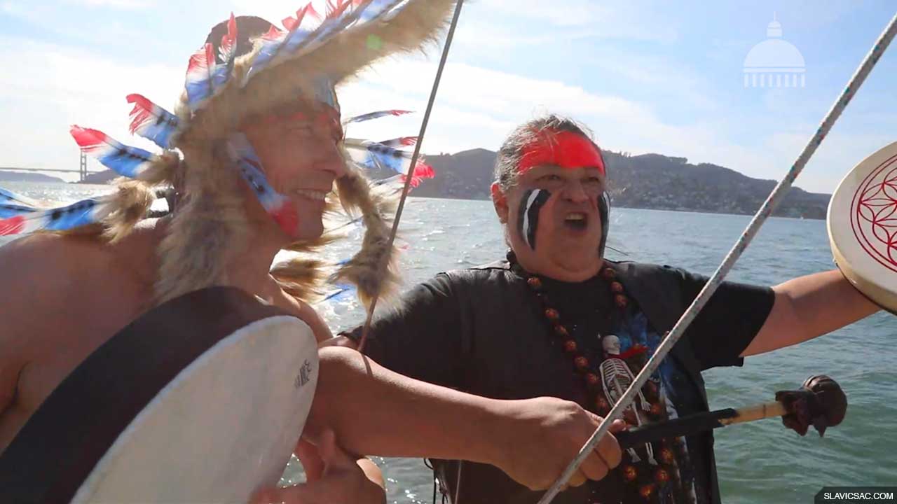 «Изгнали духов» из Путина в заливе Сан-Франциско Художники Игорь Поночевный и Канат Ибрагимов