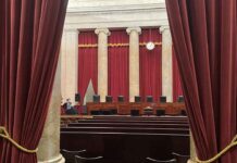 Верховный суд США одобрил паспортную политику Трампа против трансгендеров Supreme court