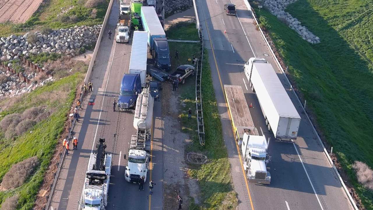 В Калифорнии из-за тумана столкнулись 43 автомобиля Accident