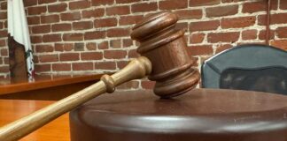 Украинец получил 5 лет тюрьмы за схему, финансировавшую северокорейских IT-специалистов Court gavel