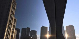 new-york-glass-window-skyscraper-city