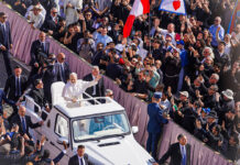 Pope Leo XIV's first popemobile ride during his inauguration