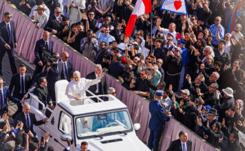 Pope Leo XIV's first popemobile ride during his inauguration