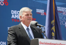 Фрэнклин Грэм: Бог «возвысил» Трампа для спасения народа Израиля Rev._Franklin_Graham