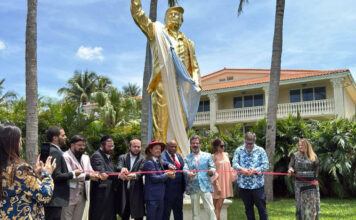 don-Colossus-statue-trump