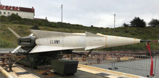 Такер Карлсон призвал отстранить Трампа от власти в случае ядерного удара nuclear-rocket