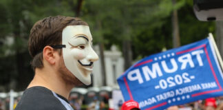 Приём беженцев в США резко сократился при второй администрации Трампа trump-protest