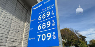 Трамп снова попросил Зеленского сократить удары по российским НПЗ gas-chevron-diesel