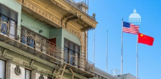 США и Китай продлевают торговое перемирие us-flag-chinatown-san-francisco