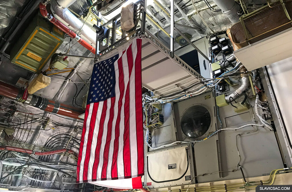 us-flag-plane