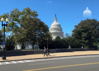Сенаторы обвинили Трампа в нарушении запрета на импорт российского топлива congress