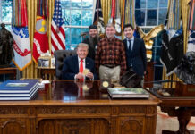 Трамп: “Некоторые глупые люди хотели, чтобы я ввел санкции против России” Stephen Hubbard